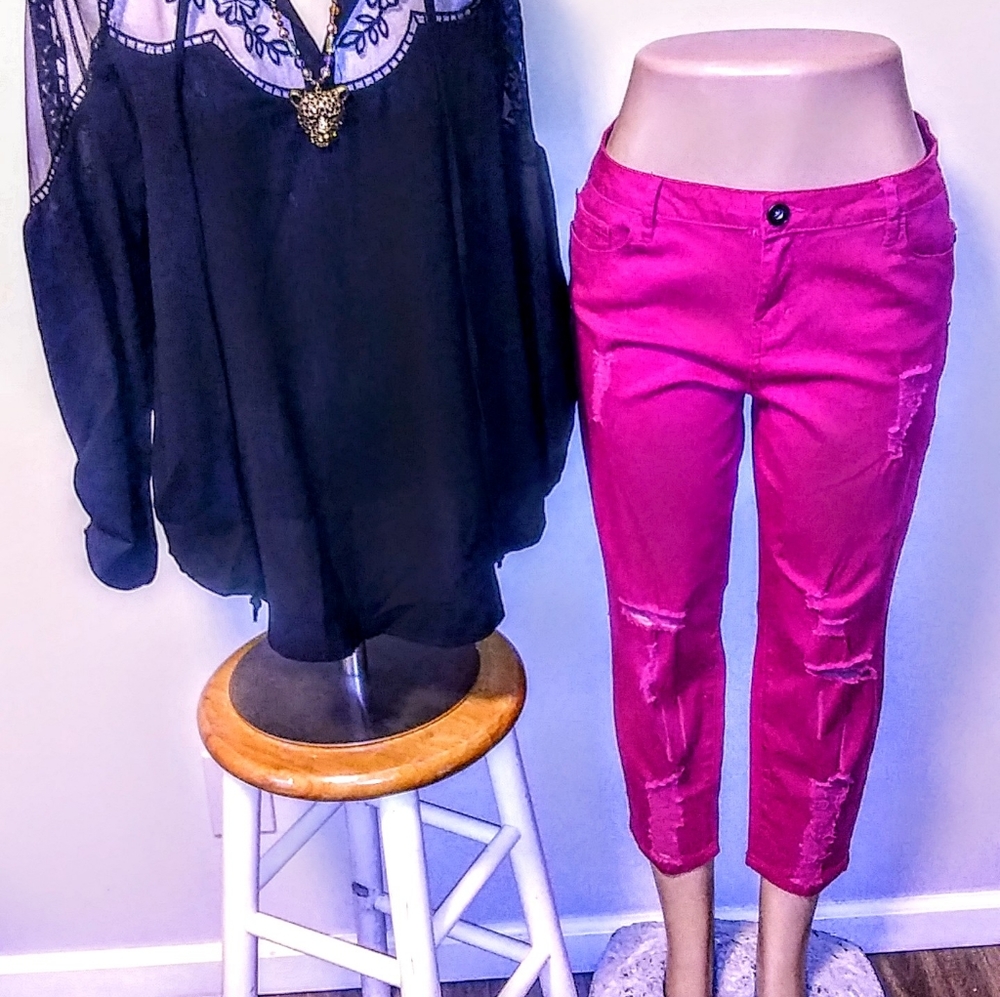 👖Nwt sliver crush magenta distressed boyfriend jeans size 13/14